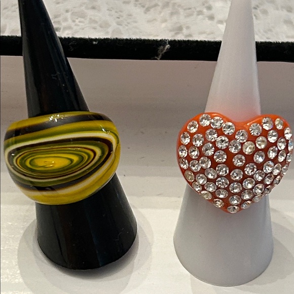 Assorted Fun Ring Set - Picture 13 of 14